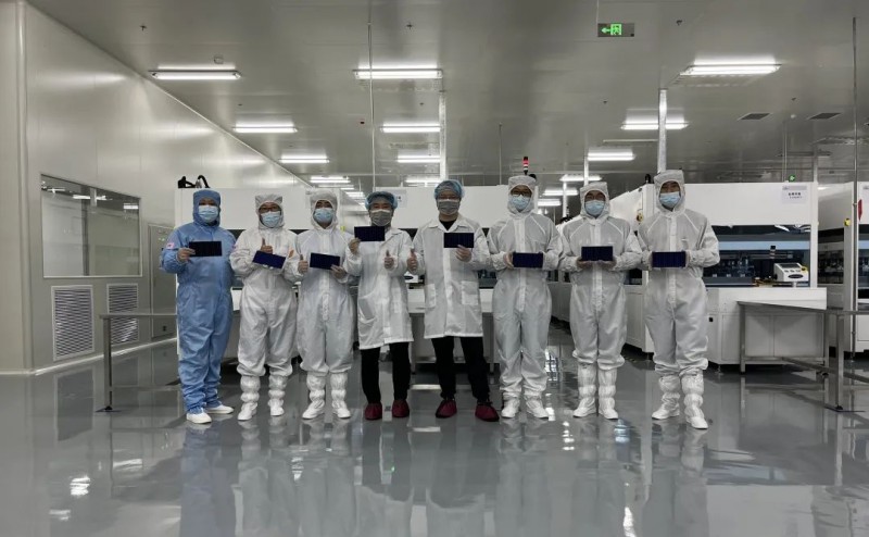 華晟二期2GW高效微晶異質(zhì)結(jié)項目首批210電池片順利出片
